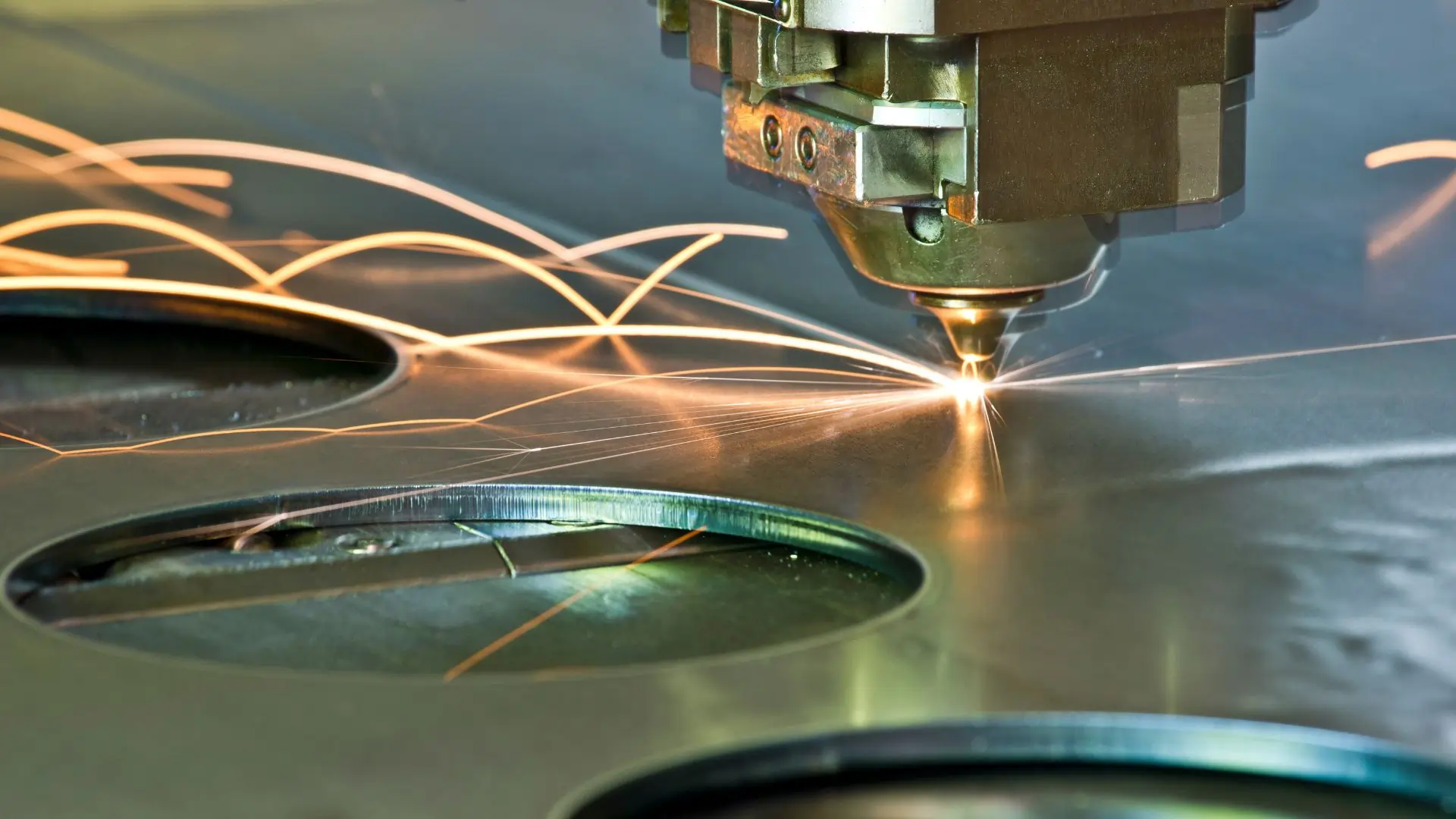 What is a plasma cutter used for? 10 examples from different industries ...